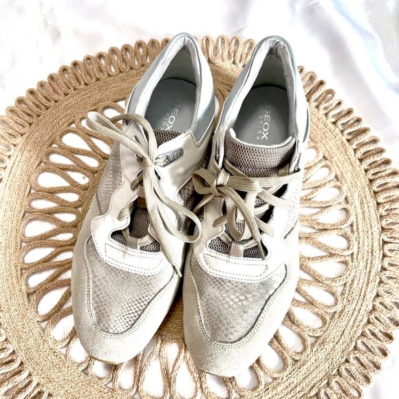 Geox Grey Snakeskin Silver Metallic Low-Top Sneakers Size US 9 EU 39 - Picture 2 of 11